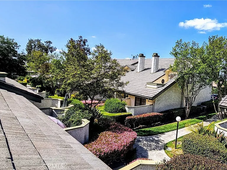 976 W Arrow Hwy — Photo 22