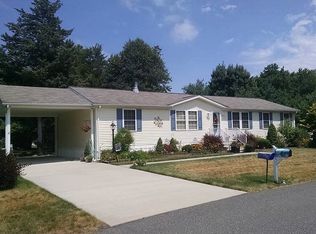 8 Royal Oak Dr, Cream Ridge, NJ 08514