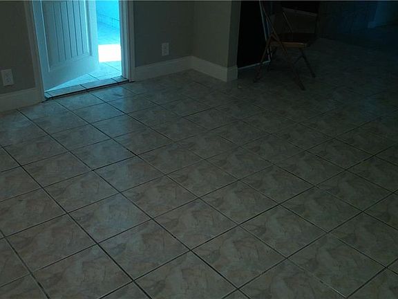 3rd image of 4037 Willing Ave