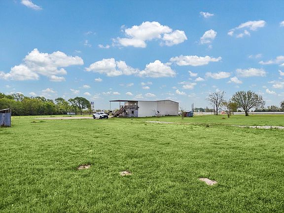 2nd image of 1021 Star Ln