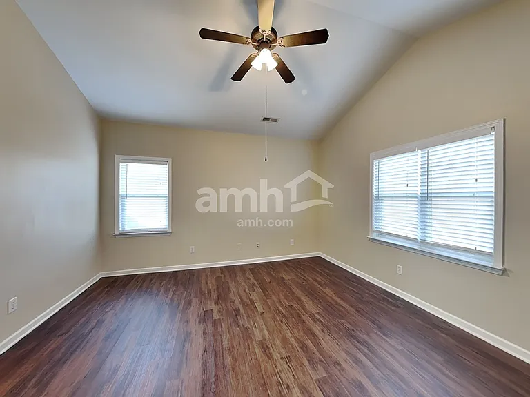 7610 Rolling Meadows Ln — Photo 10
