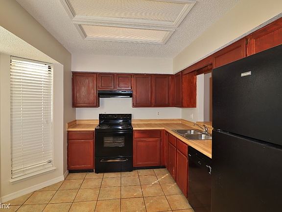 4th image of 5583 Cabot Dr N