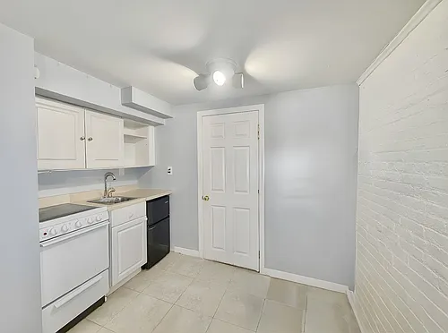 320 Jefferson St #GRF Photo 1 320 Jefferson St #GRF Photo 1