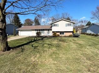 33562 Bainbridge Rd, North Ridgeville, OH 44039