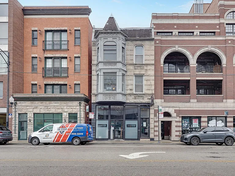 2652 N Halsted St #3F — Photo 11