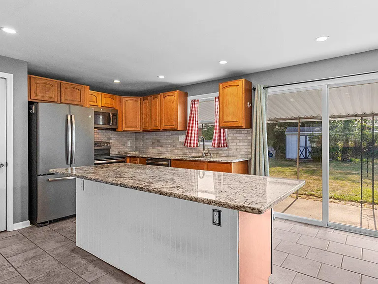 203 Ashwood Way — Photo 8
