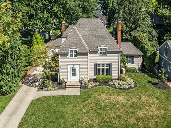 21576 Kenwood Ave, Rocky River, OH 44116