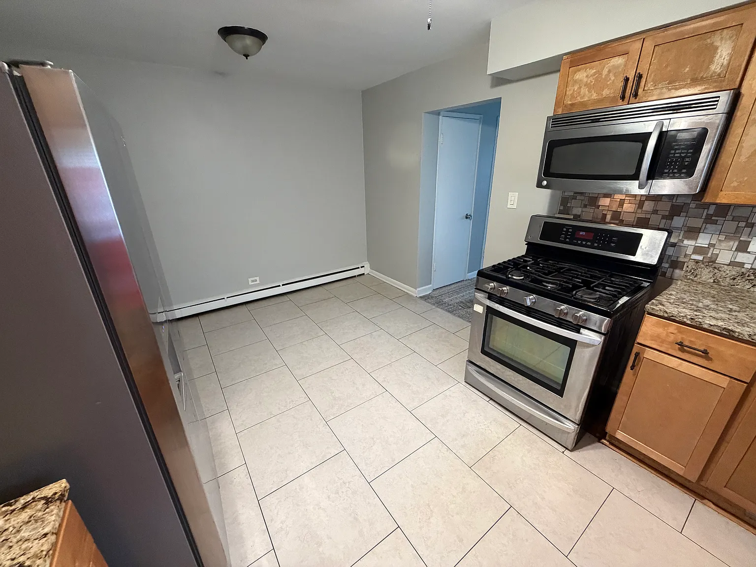 2 bed, 1000 sqft, $1,500 — Photo 3