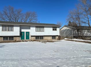 6166 Upper 51st St N, Oakdale, MN 55128