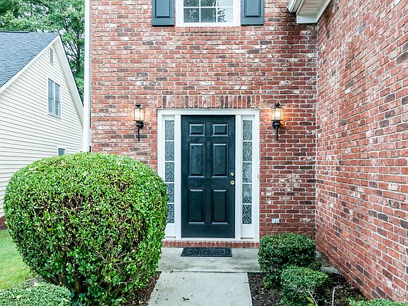 2nd image of 130 Woodstream Way