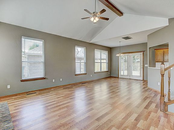 4th image of 1012 Westbury Ct