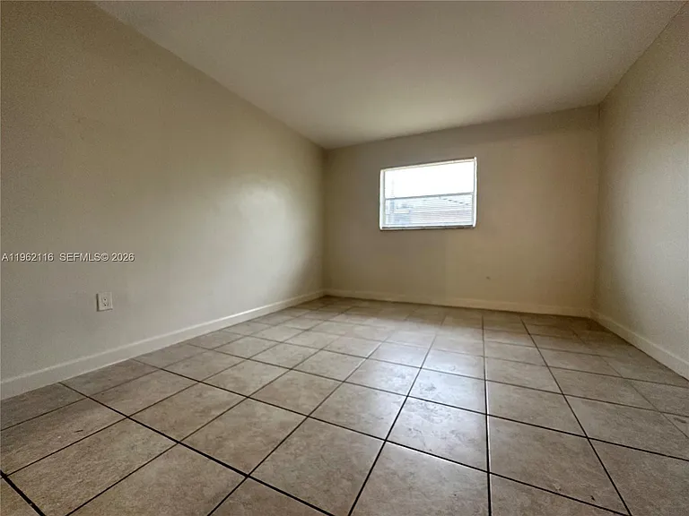 1008 NW 45th Ave #9 — Photo 14