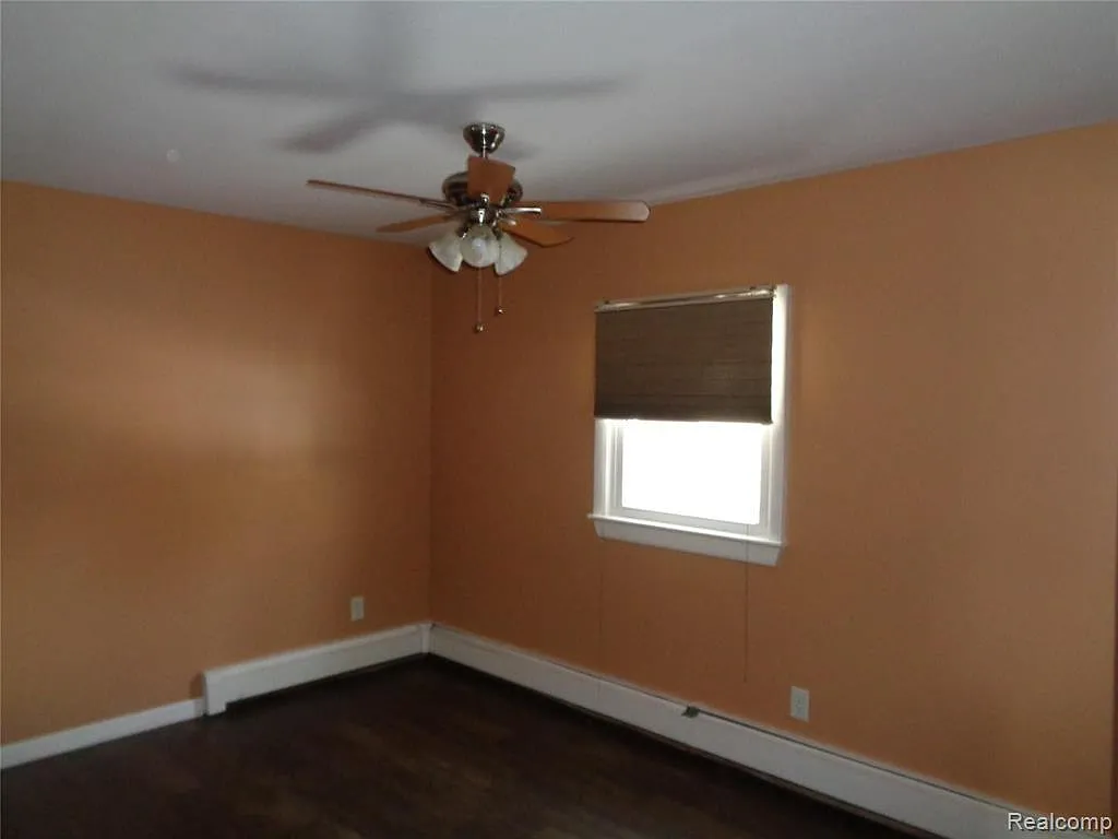 1 bed, 1.0 bath, 462 sqft, $975 — Photo 2