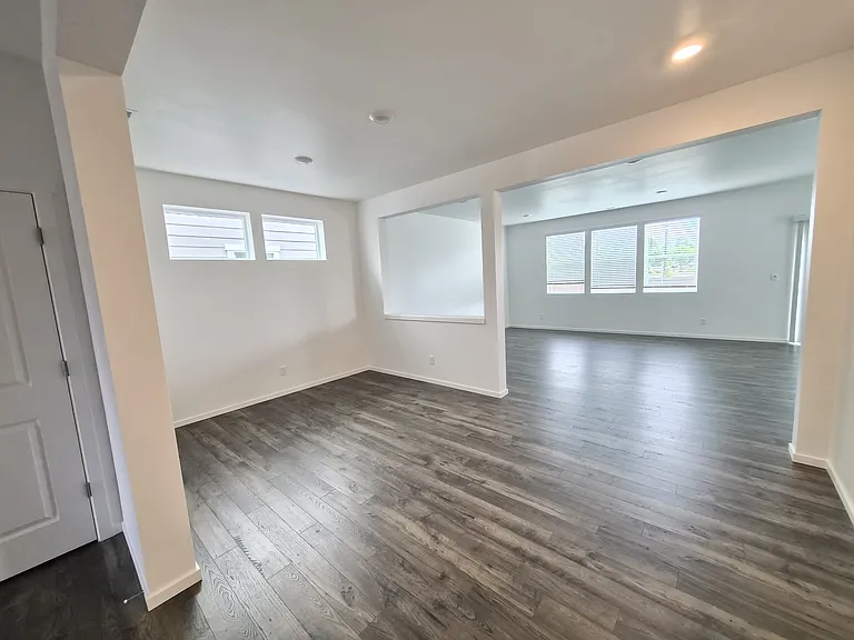 209 Cremini Loop SE — Photo 2