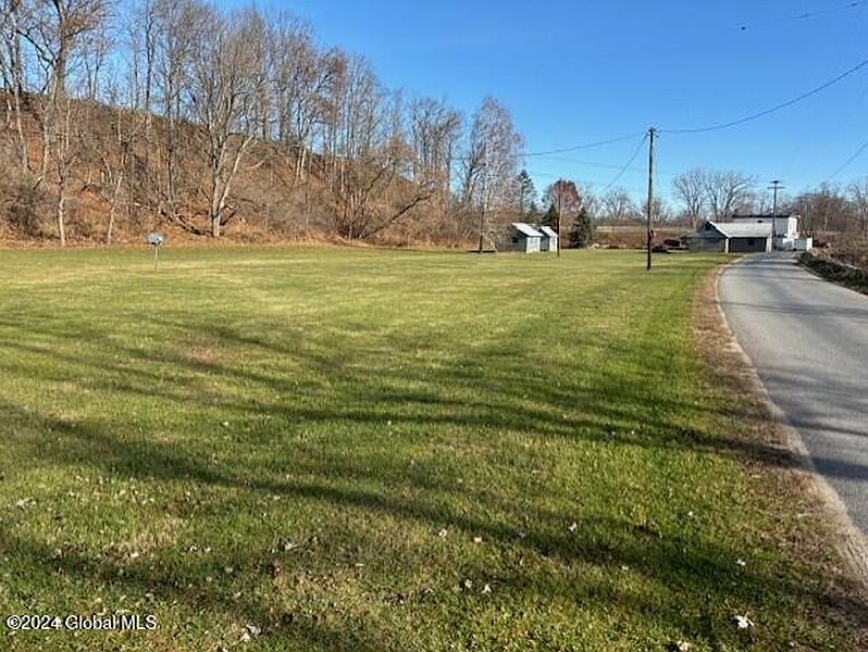 4th image of 739 Ingersoll Road