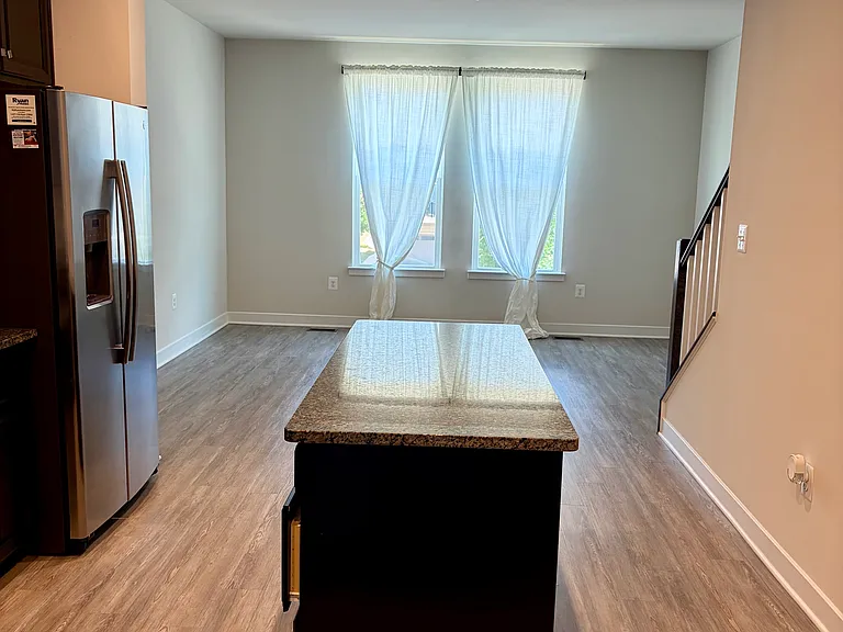 2807 Lewis Ave — Photo 9
