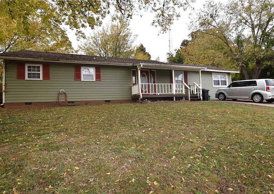 1st image of 114 Vista Hills Blvd