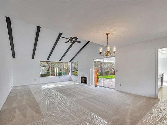 3rd image of 427 Meadowgreen Drive