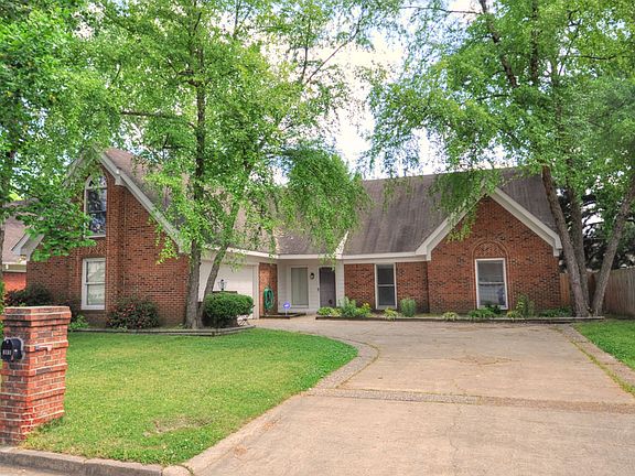 2nd image of 8151 Creekside Cir N