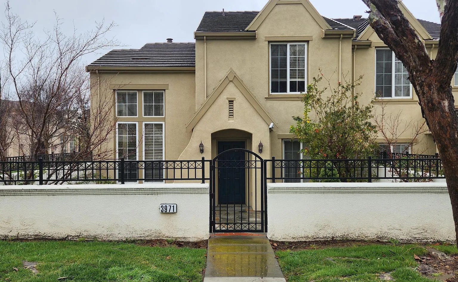3 bed, 2.5 bath, 1456 sqft, $4,150 — Photo 1