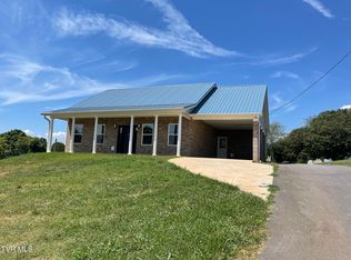 415 Wine Rd, Dandridge, TN 37725