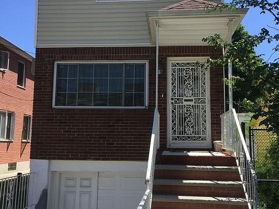 2nd image of 16012 72nd Ave