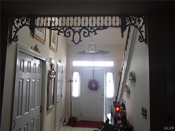 2nd image of 1328 Howard Ln