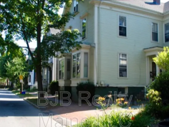 126 Emery St APT 1, Portland, ME 04102