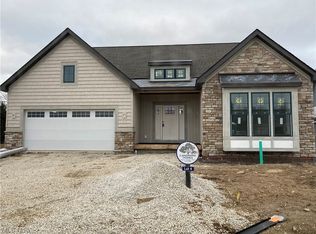 3169 Blossom Trail Dr, Brunswick, OH 44212