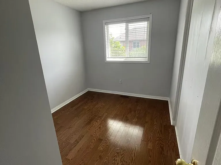 80 Acorn Pl #112 — Photo 10