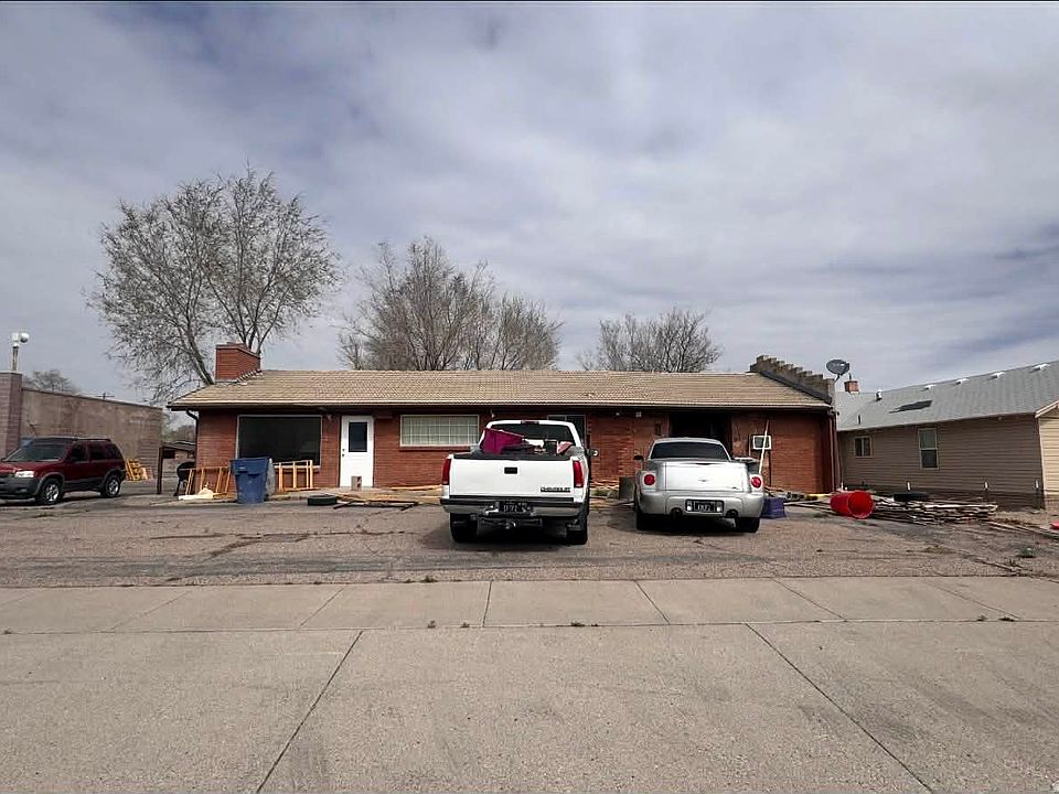 1st image of 225 E Main St