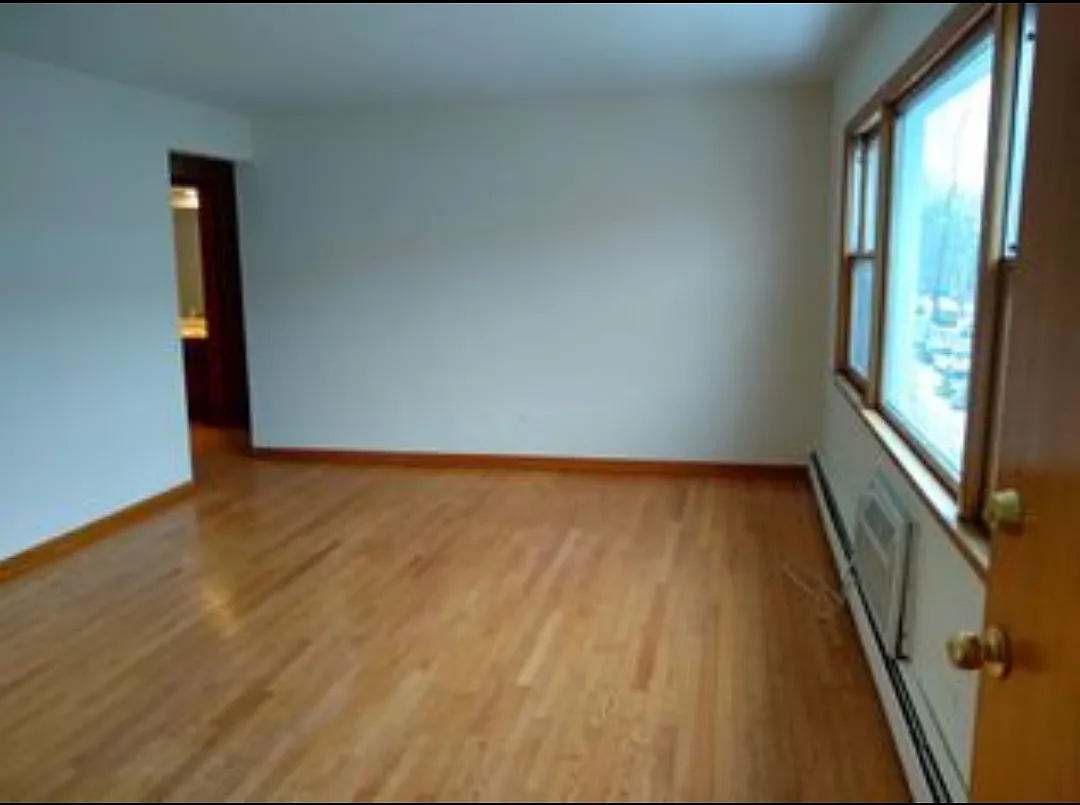 8622 W Berwyn Ave — Photo 3