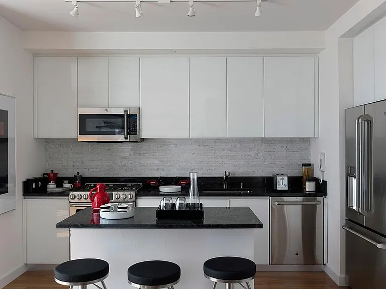 160 W 62nd St #32B — Photo 3