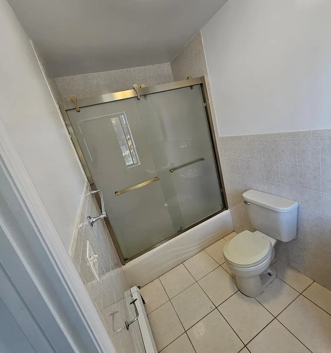 3 bed, 1220 sqft, $3,100 — Photo 3