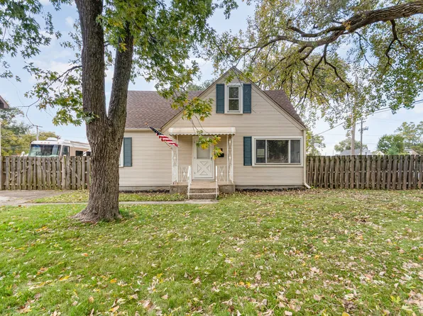 64 Macarthur Dr, Northlake, IL 60164