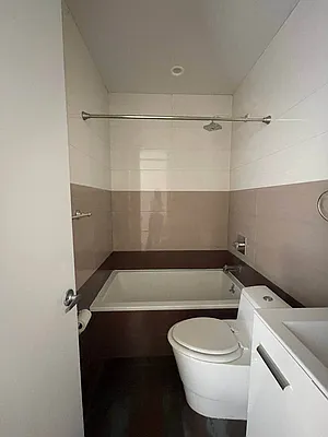 Rented by Greenrock Management | media 33