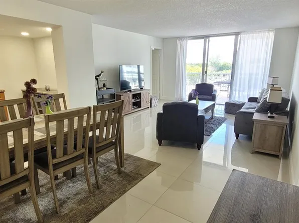 18011 Biscayne Blvd APT 402, Aventura, FL 33160