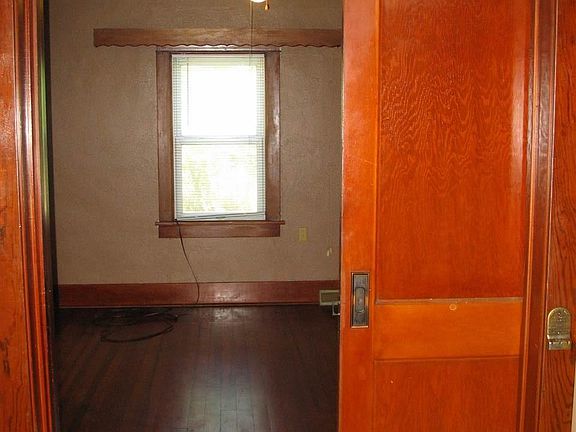 4th image of 5311 66th St
