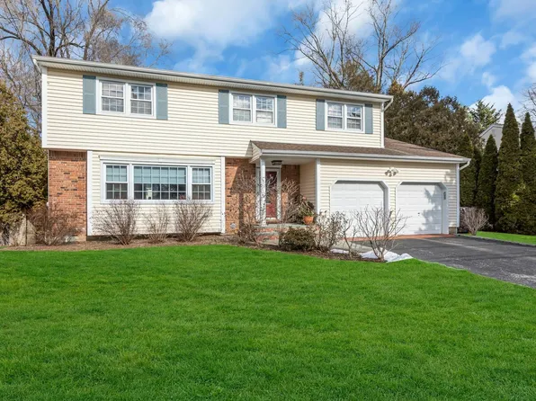29 Drohan Street, Huntington, NY 11743