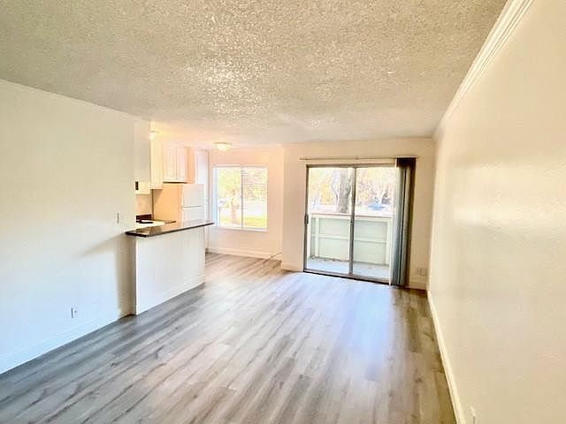 2nd image of 781 Oak Grove Rd #D104