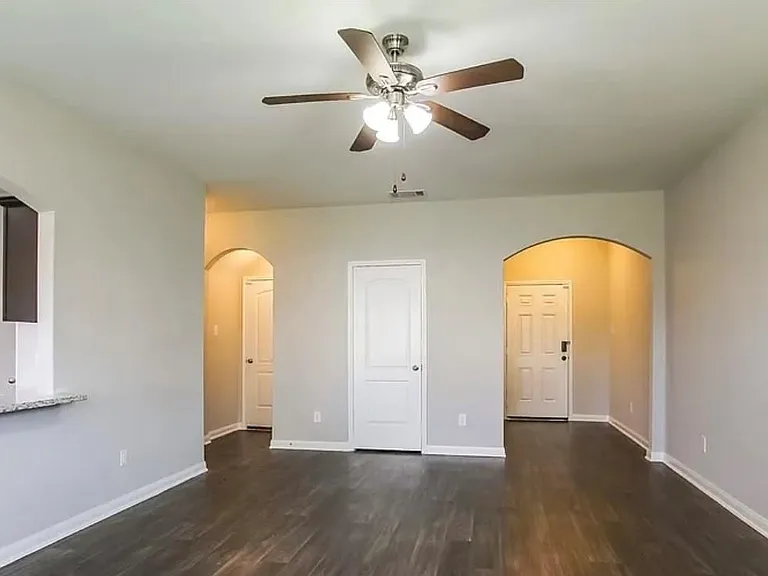 2011 Sweet Lilac Dr — Photo 2