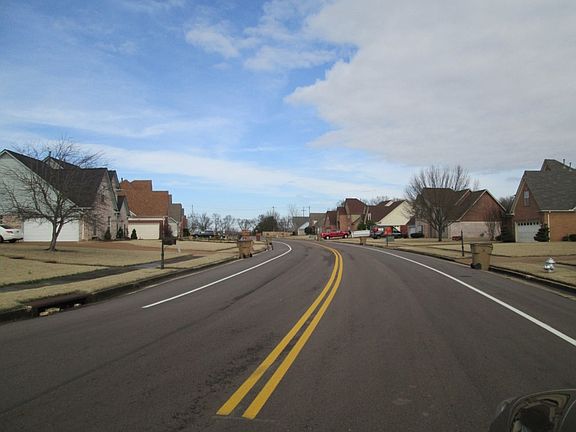 5th image of 4751 Wemberley Dr