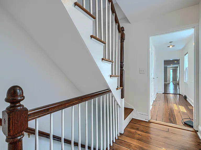 214 Warren Ave — Photo 14