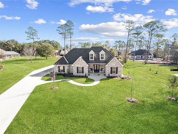2nd image of 629 Northwoods Dr