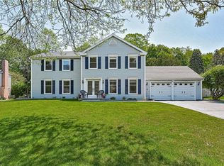 18 Harrison Cir, Pittsford, NY 14534
