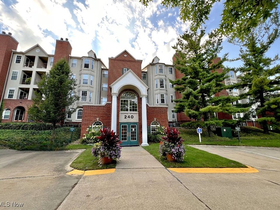 1st image of 240 Fox Hollow Dr APT 306