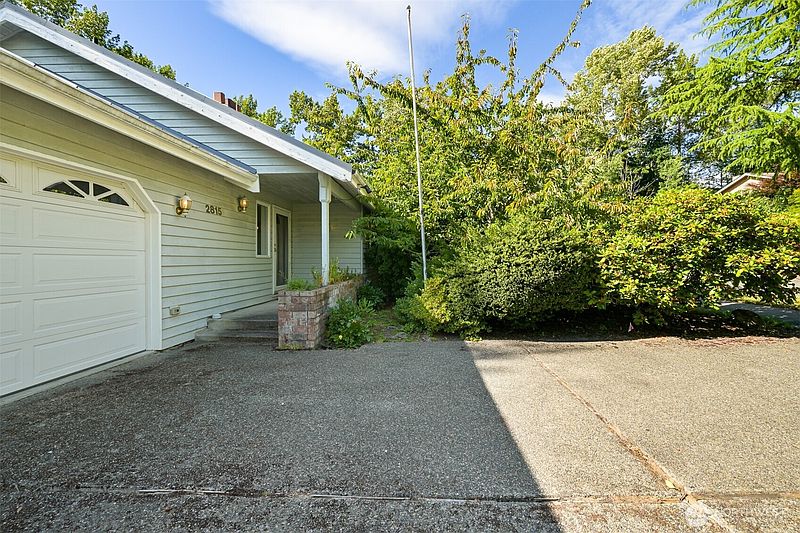 3rd image of 2815 Niagara Street