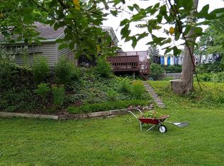 75 Elm St N, Barre, MA 01005