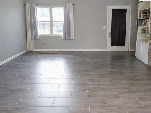 5th image of 2720 SE 8TH AVENUE