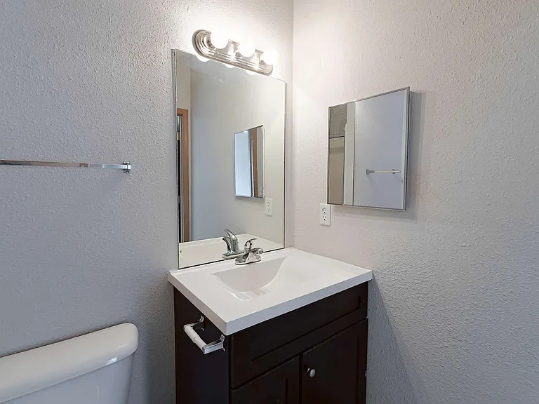 Gateway Park Apartments — Photo 92